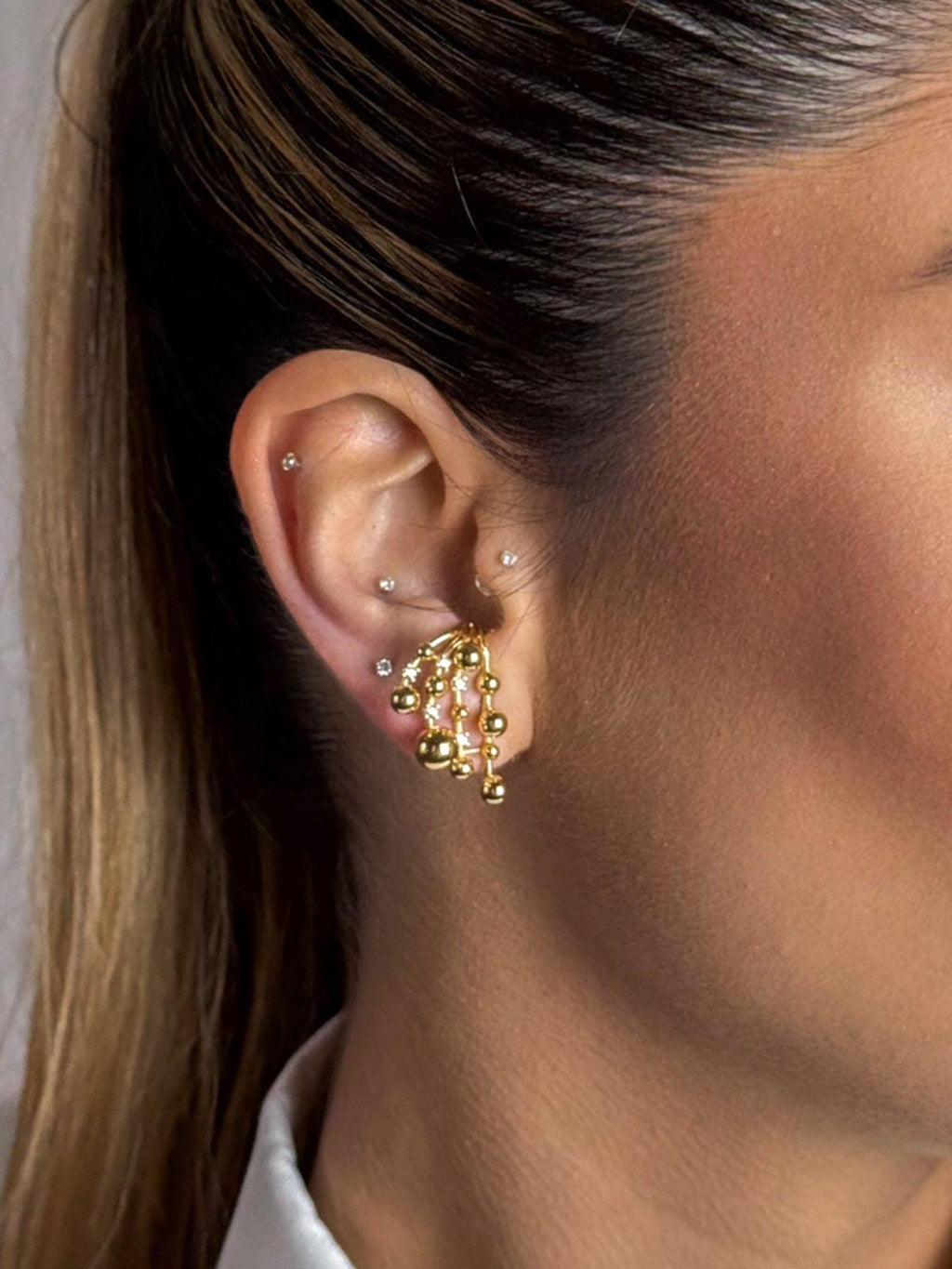Boucles d'oreilles Ear Cuff dorées à billes