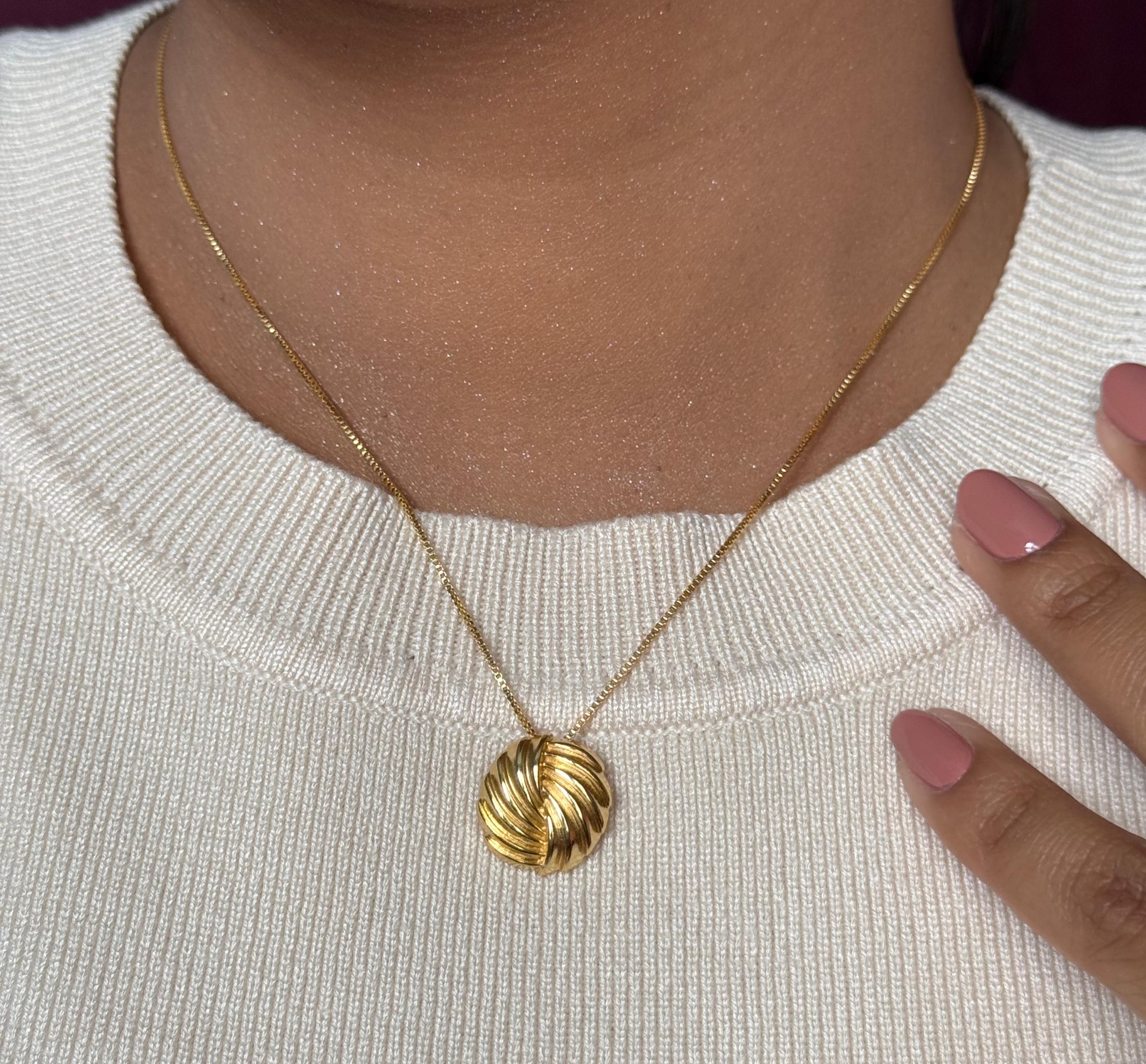Ensemble Collier et Boucles d'oreilles Coquillage Doré